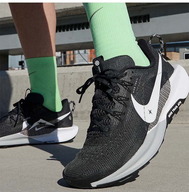 Scarpe da corsa ufficiali Nike da donna Pegasus Trail 5 Off-Road con lacci DV3865-001