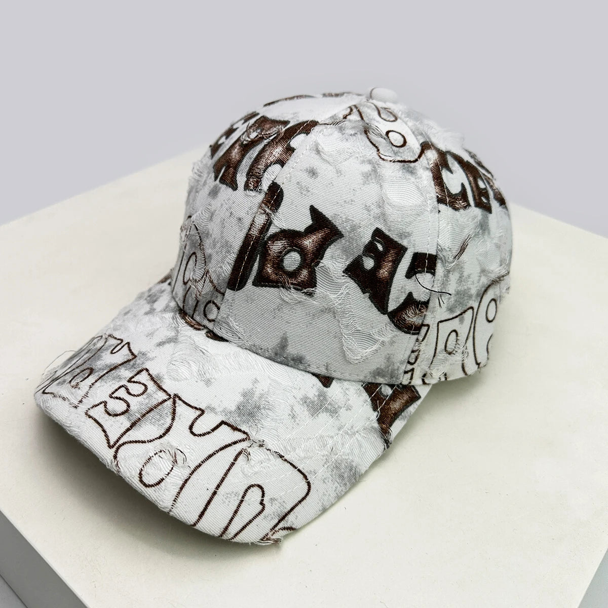 New Unisex American Vintage Letter Personal Baseball Hats Breathable Broken Style Sunshade Peaked Caps Versatile Fashion Street