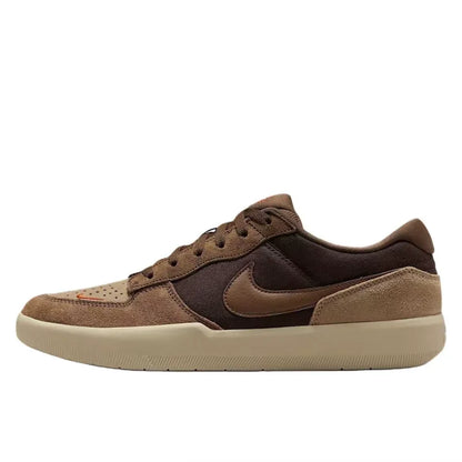 Nike SB Force 58 – modne, minimalistyczne, wygodne, stylowe i wytrzymałe obuwie codzienne z niską cholewką, unisex, DV5477-007