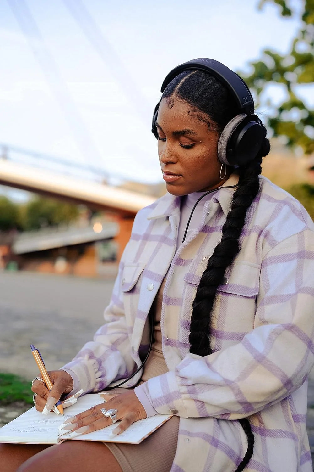 Beyerdynamic DT 700 PRO X Professional Studio Headphones, Closed-Back Hi-Fi Monitoring Headphones for Recording, Mixing & Audio Production