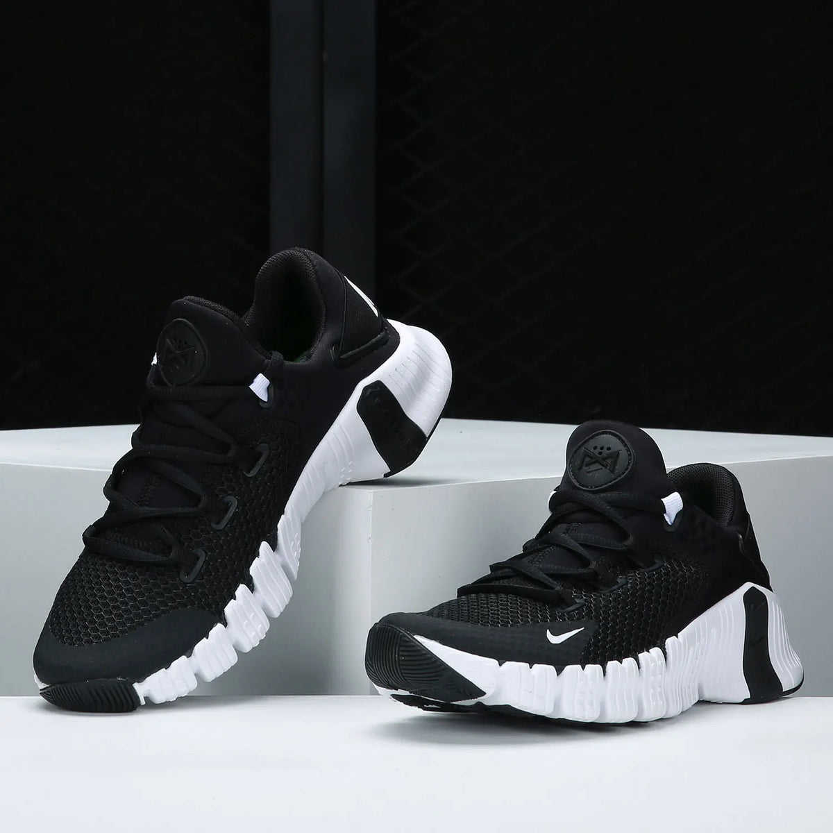 Nike Authentic Women's Free Metcon 4 Barefoot Breathable Cushioned Training Shoes CZ0596-010