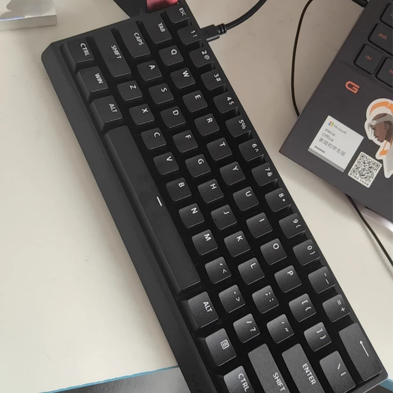 Teclado gaming FGG MAD60 RGB de eje magnético, dedicado para juegos, con hot-swap completo de teclas, respuesta rápida y personalización de nivel inicial