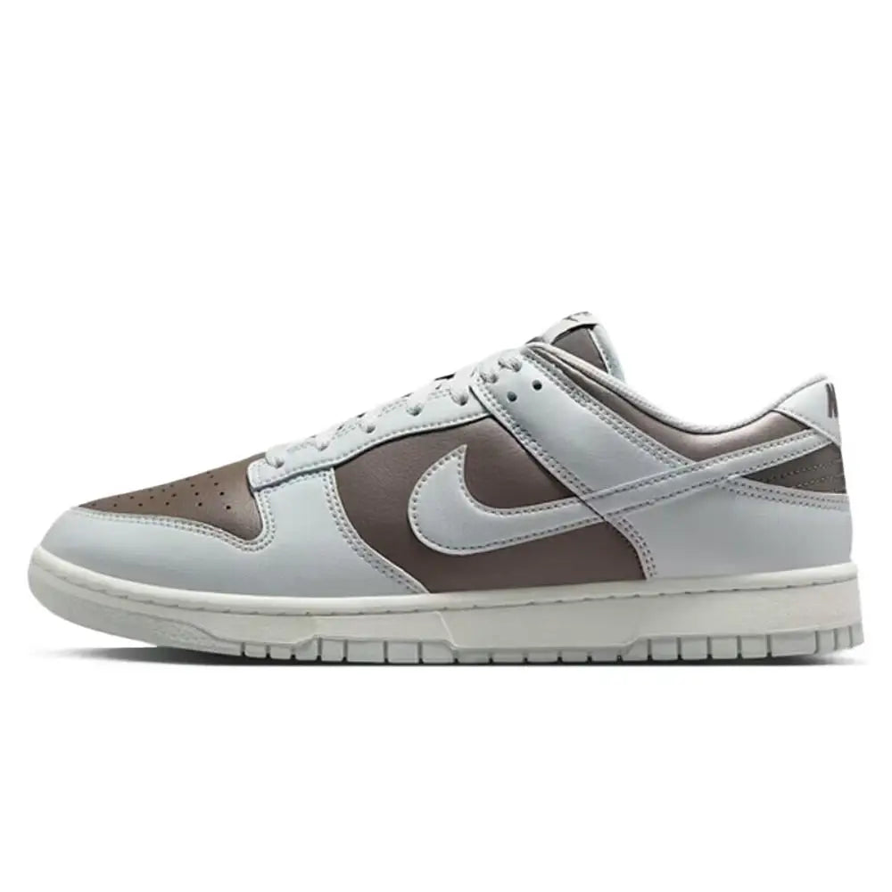 Nike Dunk Low – uniwersalne, niskie buty skateboardowe z cienką, antypoślizgową i wytrzymałą podeszwą, model unisex, kolor: biały/czarny/pomarańczowy, IB2260-500