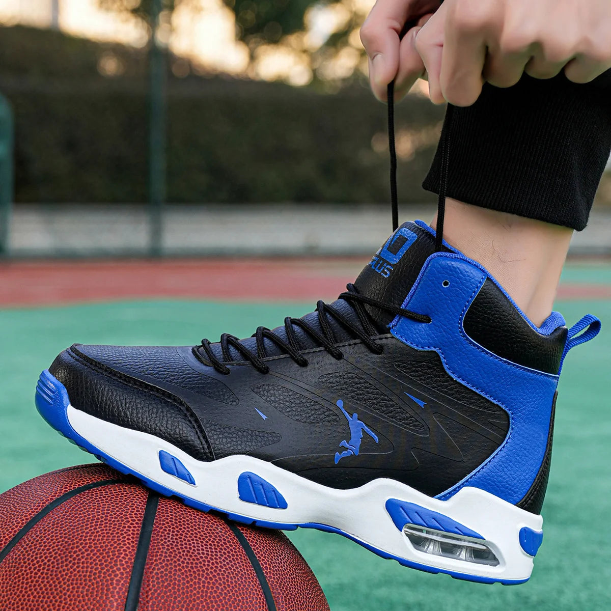 Chaussures de basket-ball montantes pour hommes, amorti à coussin d'air tendance, confortables, antidérapantes, respirantes, absorbant les chocs, pour activités de plein air