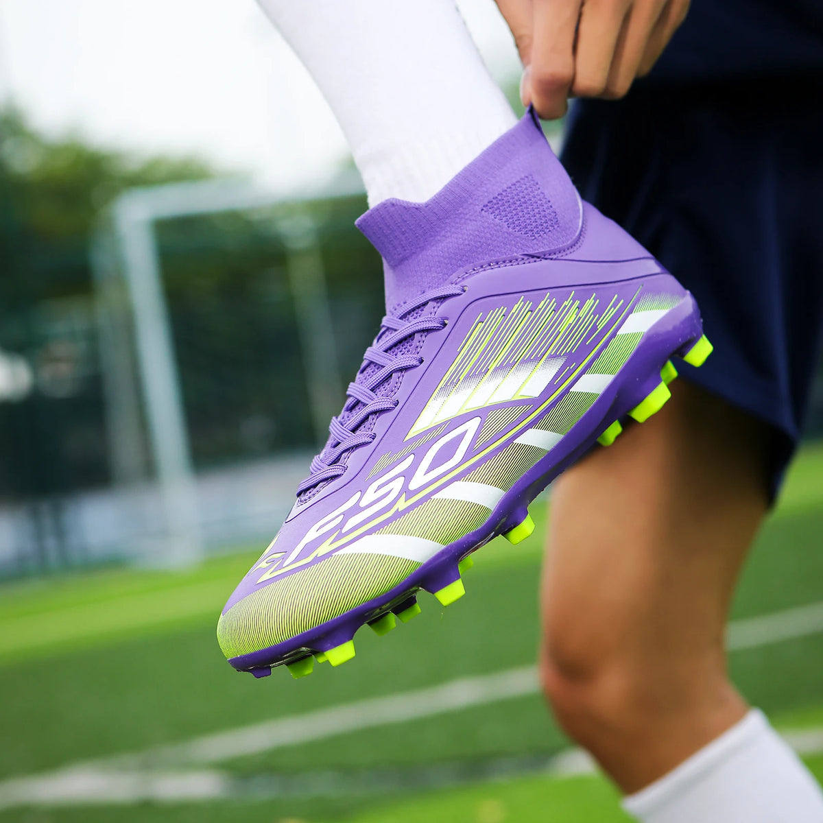 Nouvelles chaussures de football professionnelles pour hommes TF/FG, chaussures de football pour garçons, chaussures de sport unisexes à cheville haute, antidérapantes, confortables