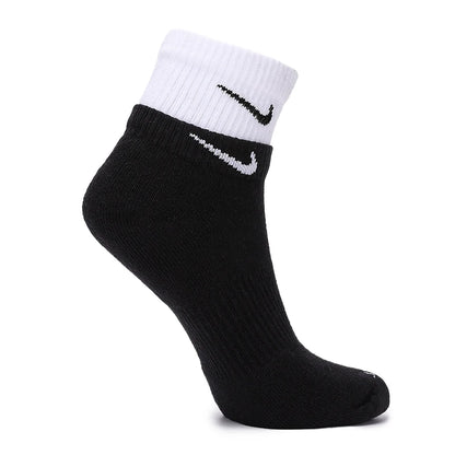 Nike Men's and Women's Socks for Fitness Training, Running, Exercise, Soft, Comfortable, Breathable Casual Socks, Mid-Calf Socks