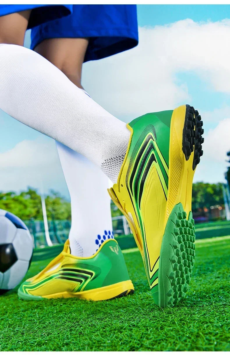 Nouvelles chaussures de football pour hommes, baskets de futsal, crampons de haute qualité, antidérapantes, chaussures de football d'intérieur, pour terrain synthétique, best-seller, montantes, pour extérieur