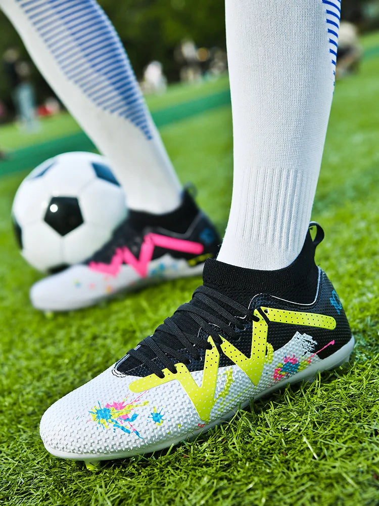 New Men's Football Shoes Society Cleats Professional Soccer Shoes Indoor Fast Football Field Boots Sneakers Boy Original Training