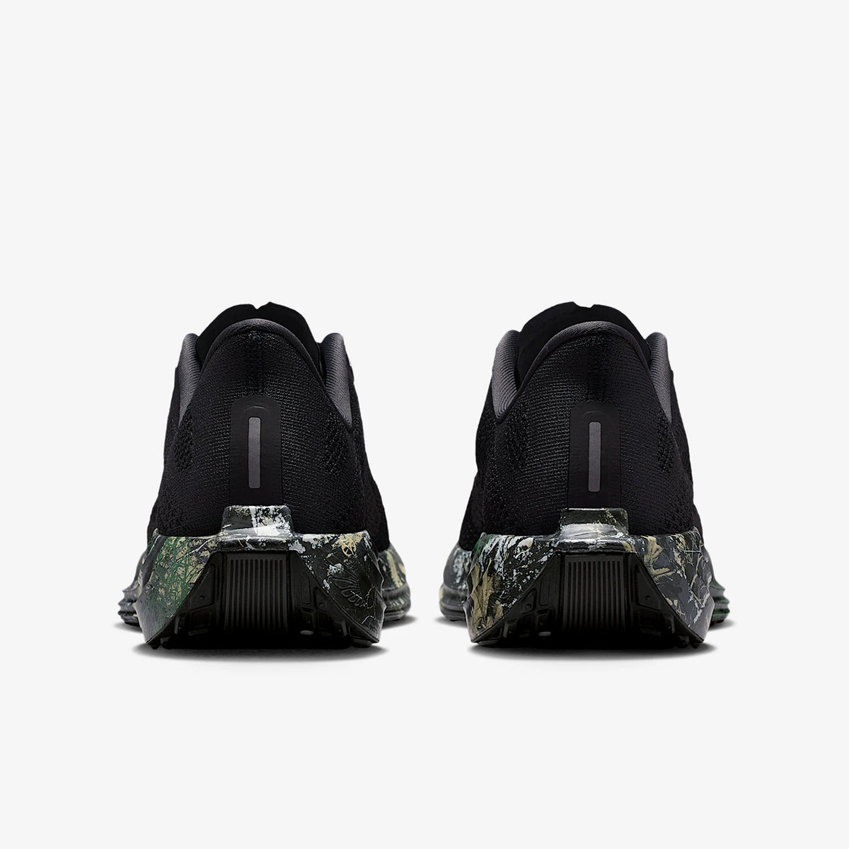 Nike Authentic Spring Style herre-løbesko med lavt skaft, slidstærke og stødabsorberende IM3713-001